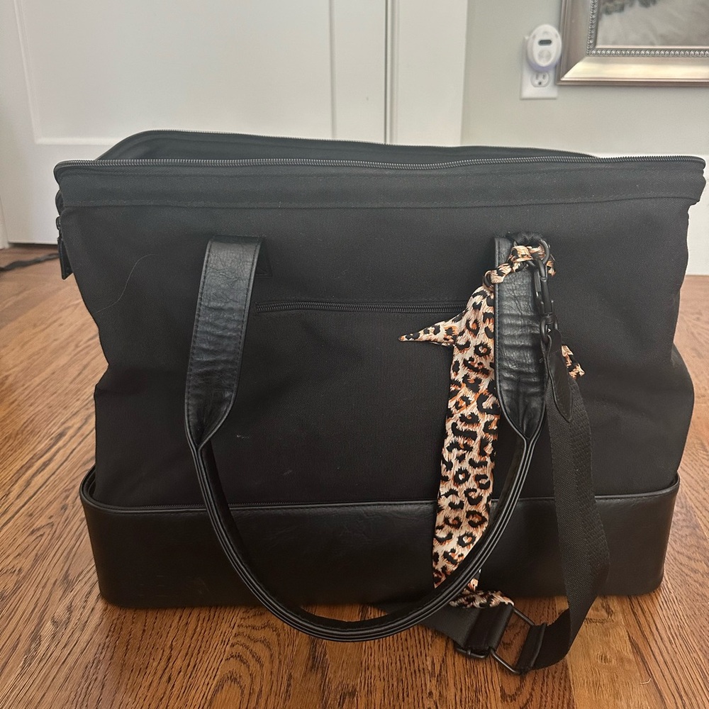 Beis Weekender Bag in Black